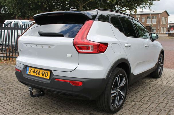 Volvo XC40 Recharge R T4 Design 155 kW image number 11