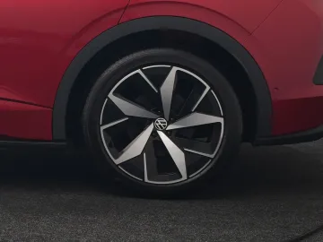 Car image 47