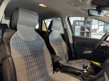 Car image 40