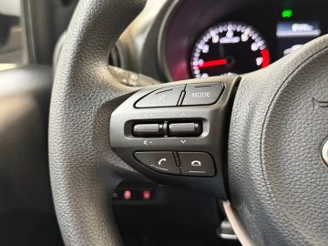 Car image 29