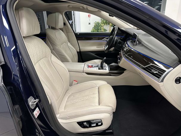 BMW 730d xDrive Individual 210 kW image number 28