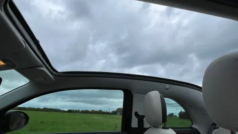 Car image 30
