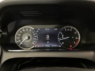 Car image 32