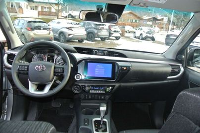 Car image 13