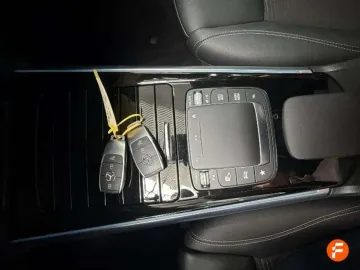 Car image 30
