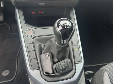 Car image 28