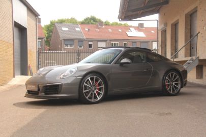 Car image 4
