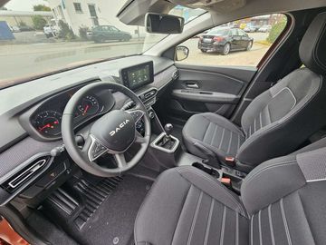 Car image 11