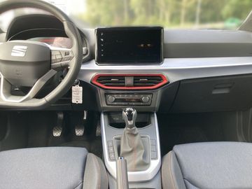 Car image 15