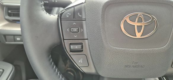 Car image 30