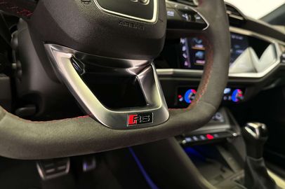 Car image 31