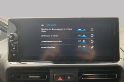 Car image 28