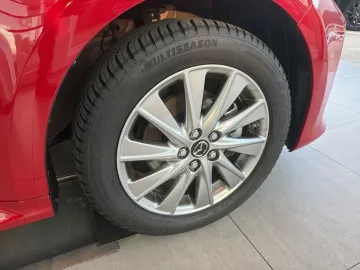 Car image 24
