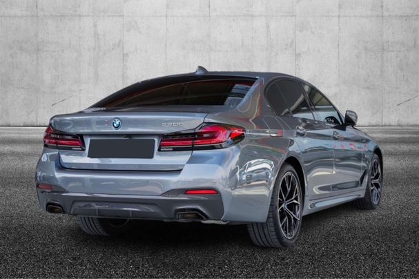 BMW 530 e 215 kW image number 3