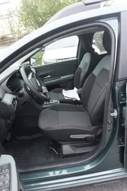Car image 25