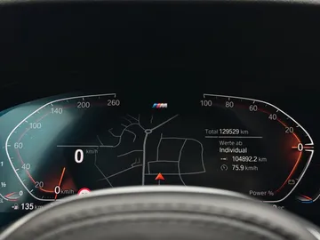 Car image 32