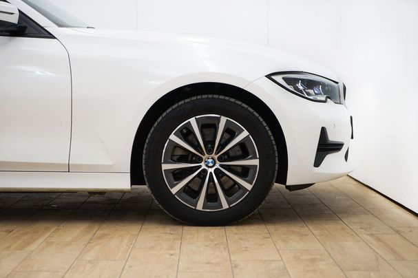 BMW 320 e Touring Advantage 150 kW image number 5