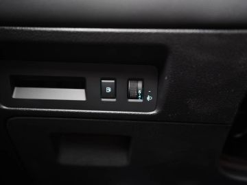 Car image 49