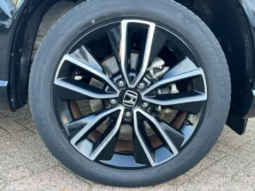 Car image 33