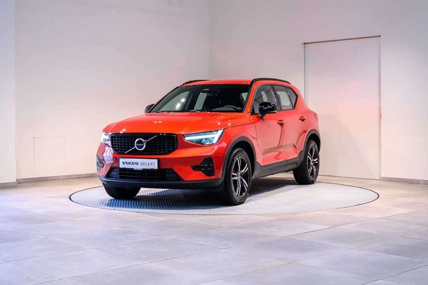 Volvo XC40 B4 Plus Dark 145 kW image number 1