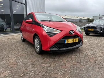 Car image 2