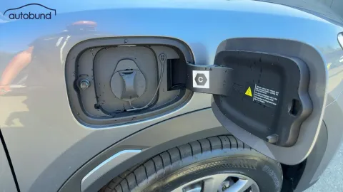 Car image 35
