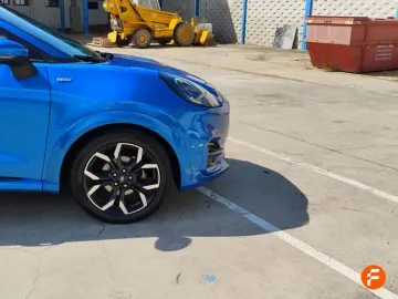 Car image 21