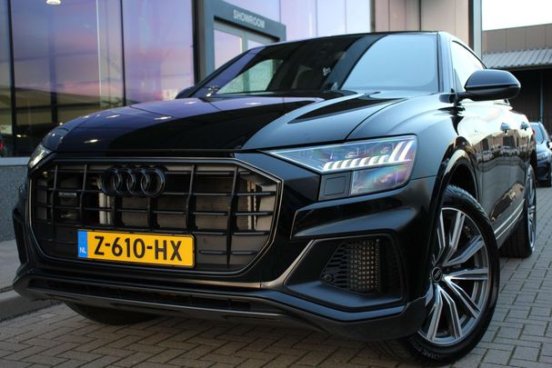 Audi Q8 55 TFSIe quattro 280 kW image number 2