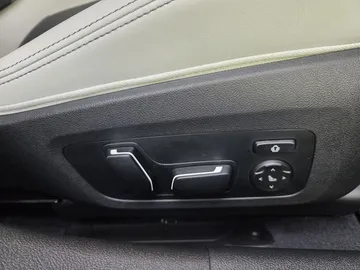 Car image 39