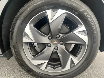 Car image 34