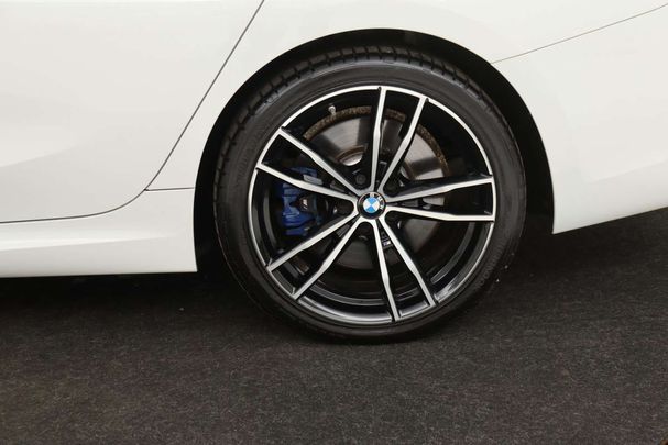 BMW 330e Touring M Sport xDrive 215 kW image number 31