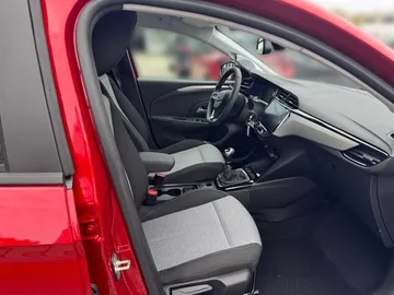 Car image 19