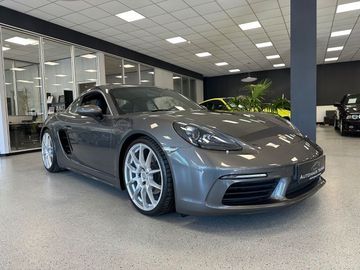 Car image 3