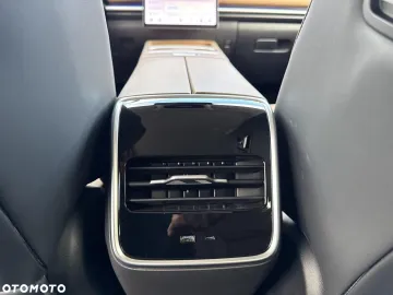 Car image 35