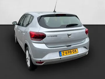 Car image 5