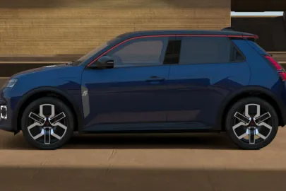 Car image 3