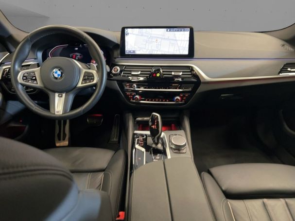 BMW 530d Touring xDrive 210 kW image number 11