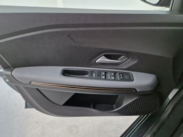 Car image 33