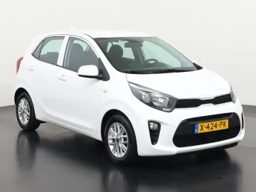 Car image 30
