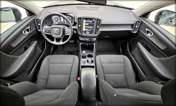 Volvo XC40 T3 120 kW image number 10