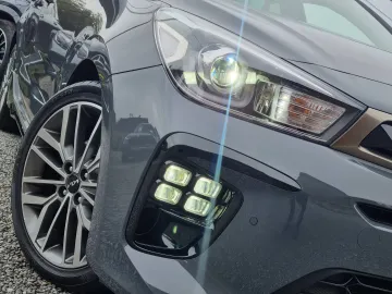 Car image 30