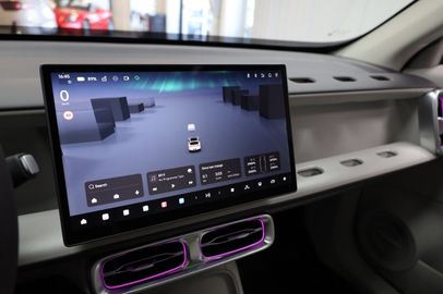 Car image 24
