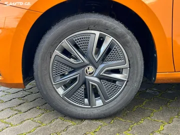 Car image 29