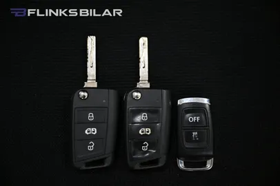 Car image 35