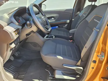 Car image 29