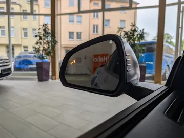 Car image 39