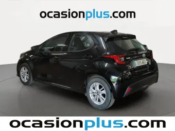 Car image 3