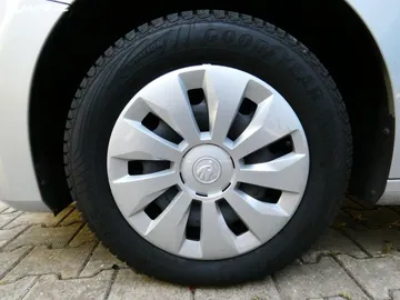 Car image 30
