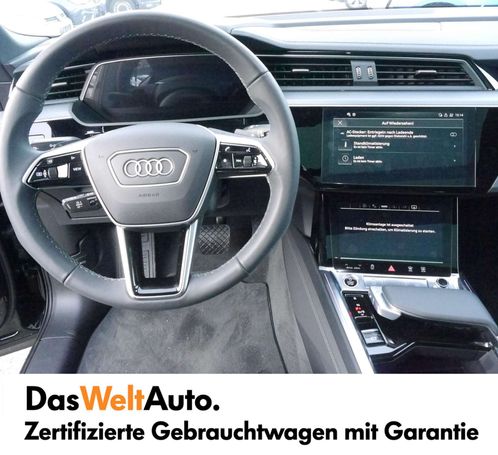 Audi Q8 55 quattro e-tron Business 250 kW image number 4