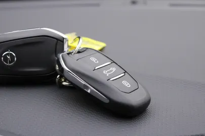 Car image 47